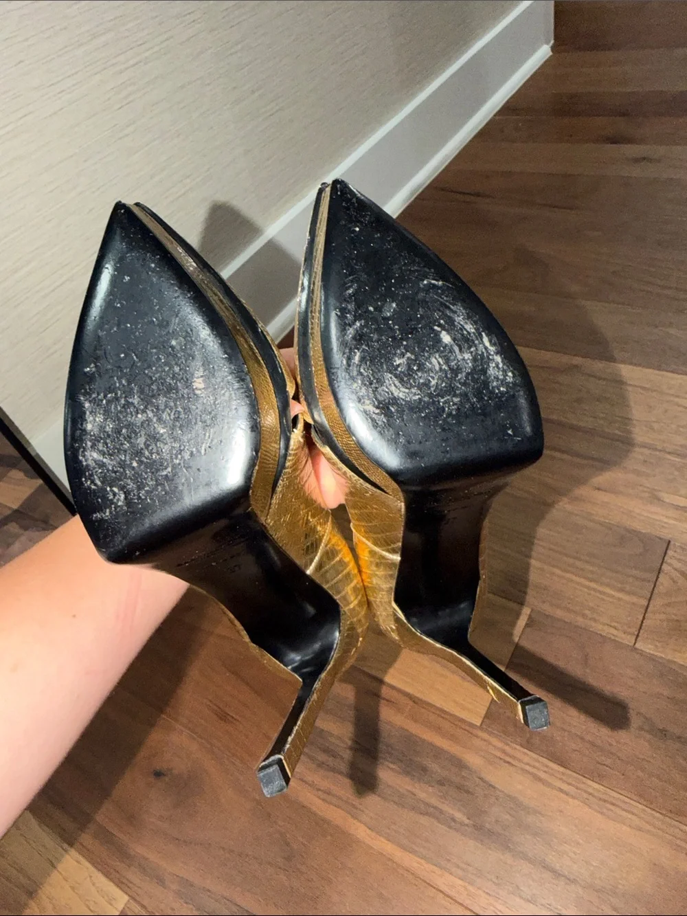 Saint Laurent Gold Croc-Embossed Leather Pointed Toe Pumps size 37 - Picture 8 of 8